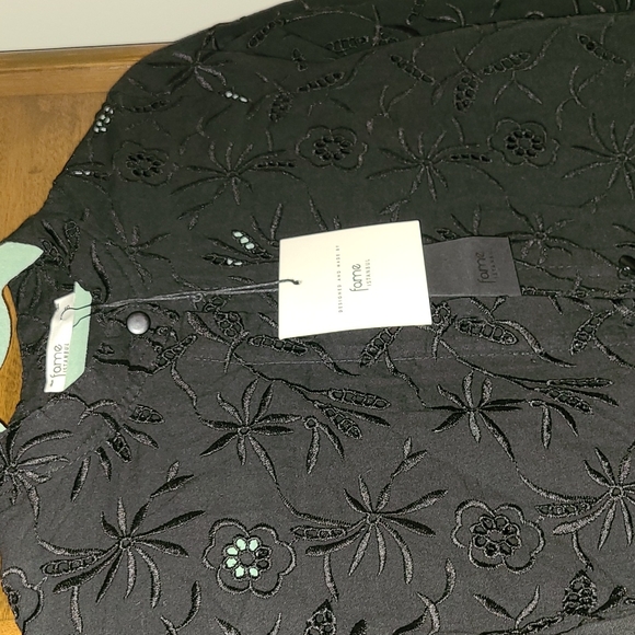 NWT ⭐⭐ Fame Istanbul black button up blouse - Picture 5 of 7